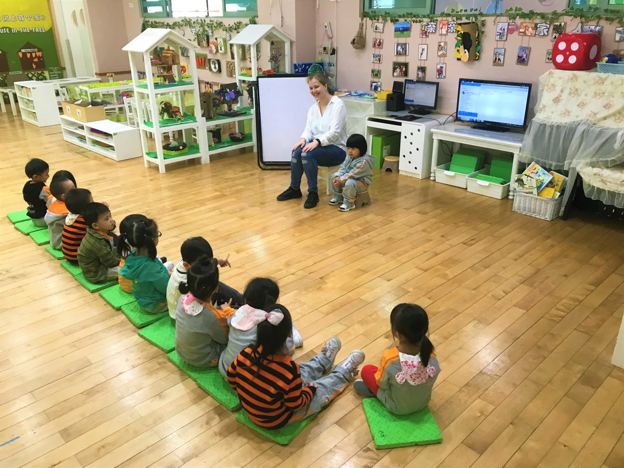 This is a teacher that is teaching in China for Mandarin Bridge: Success in Education. Mandarin Bridge is one of the most reputable employers in the TEFL industry and has helped thousands of people to teach English in China.